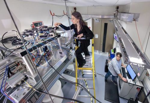 科学家开发出新型分子量子比特，兼容现有电信技术频率